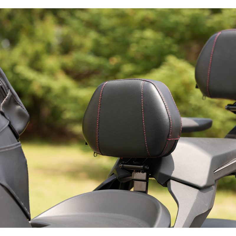 Grande Backrest Driver - Ballistic Red Stitch - Can-Am Ryker