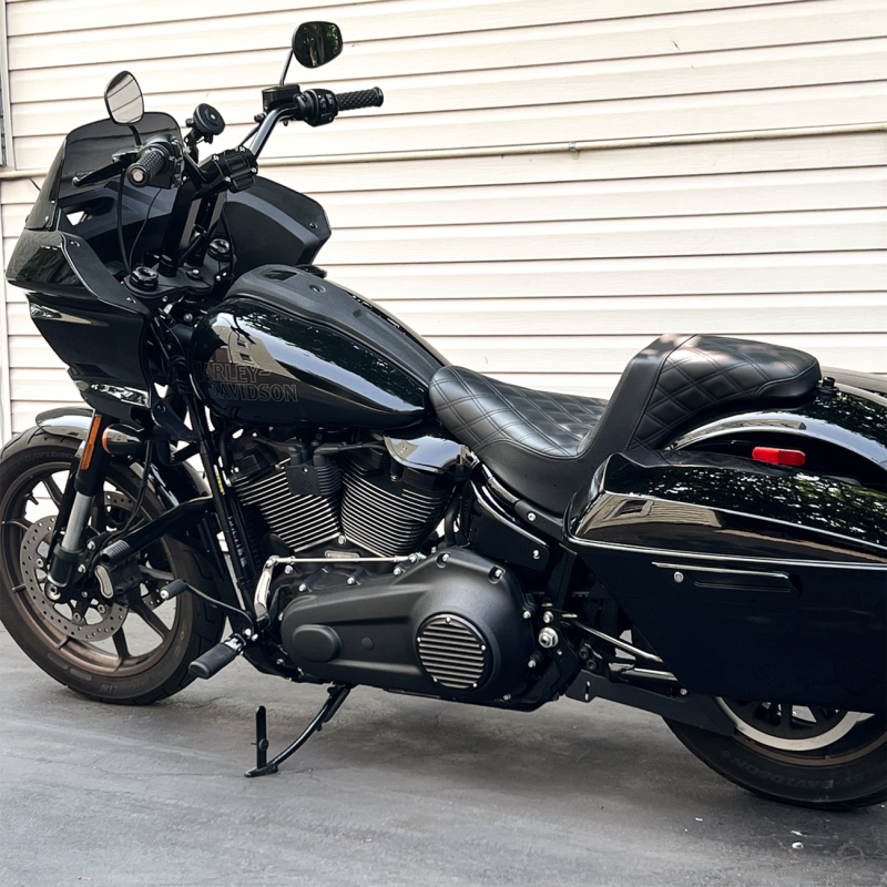 COVER DERBY SOFTAIL 5-H FINNED BLACK/SILVER