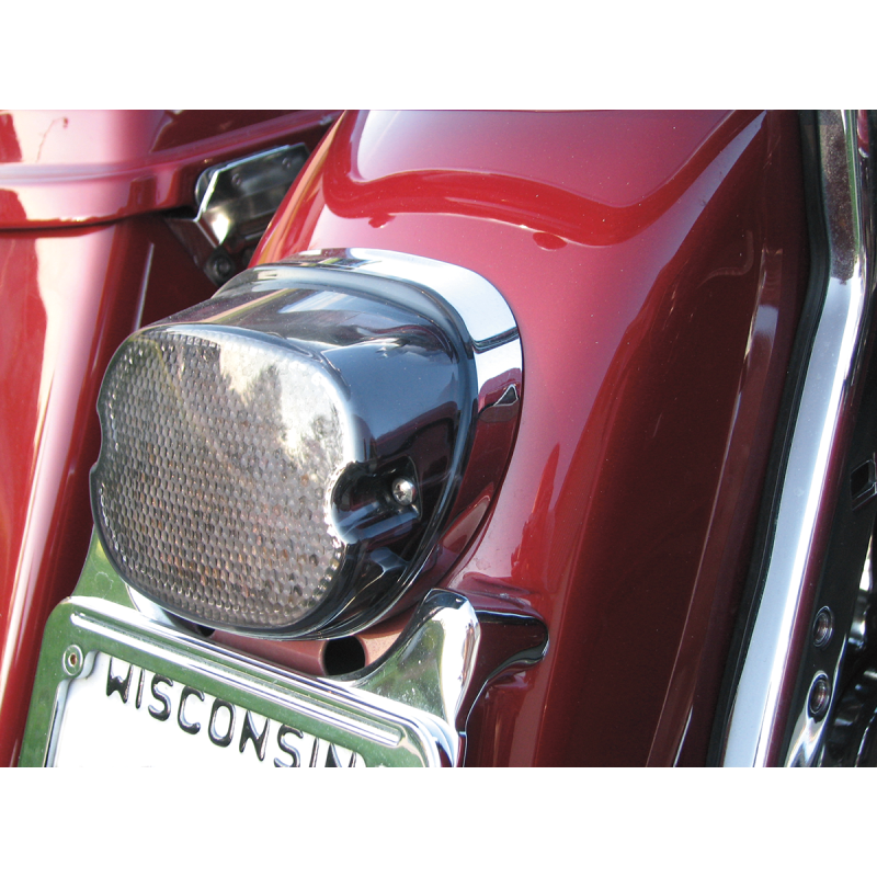 99-18 LED SMK TAIL LIGHT W/BOTT TAG