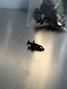 Body Push Pin Kit